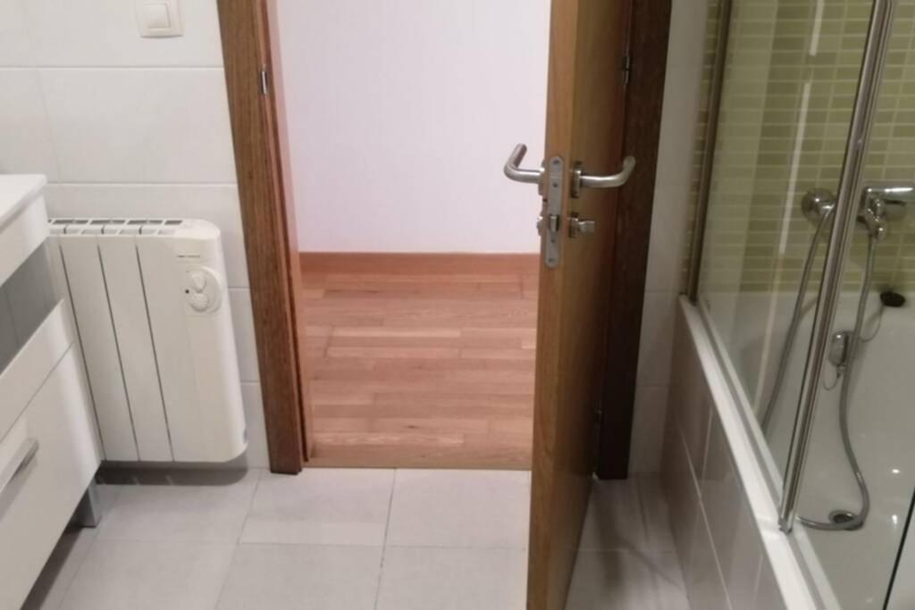 Acogedor Apartamento Atico En El Centro De O Porriño Eksteriør bilde