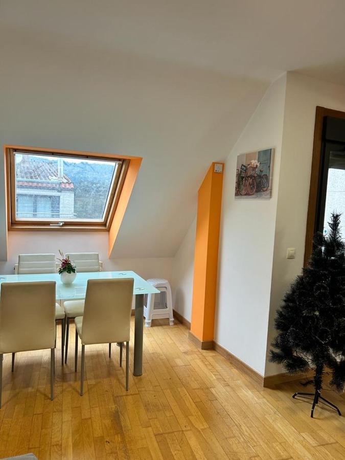 Acogedor Apartamento Atico En El Centro De O Porriño Eksteriør bilde