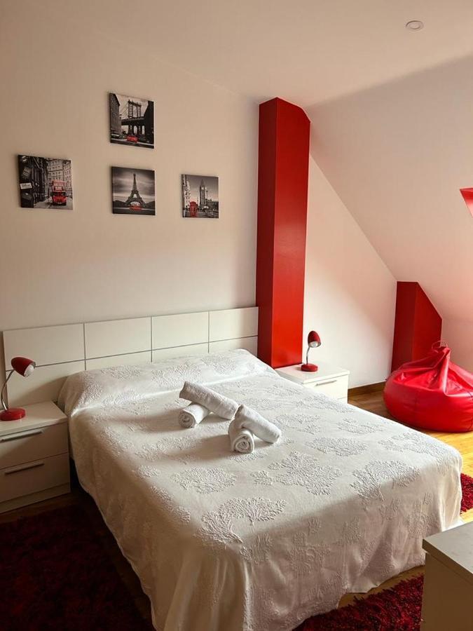 Acogedor Apartamento Atico En El Centro De O Porriño Eksteriør bilde